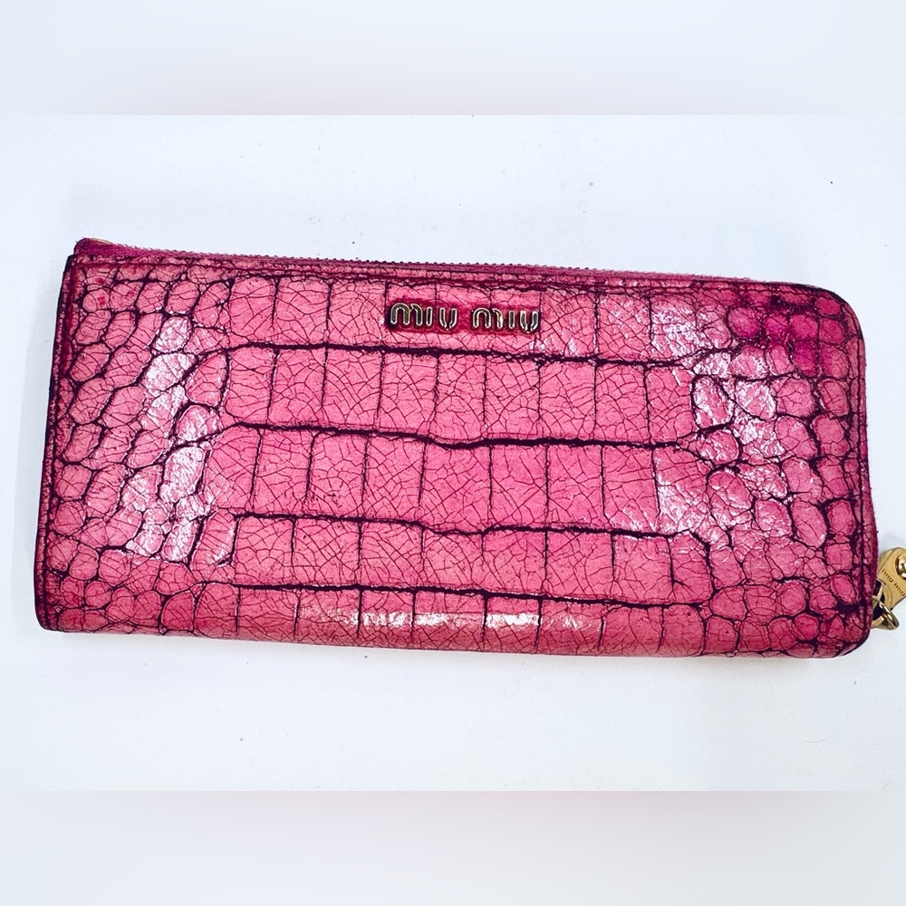 Miu Miu Fuchsia Pink Croc-Embossed Leather Large Zip Wallet with Gold Hardware - Picture 8 of 8